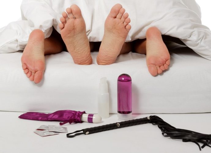 Comment choisir un sextoy en couple | Désirs coquins