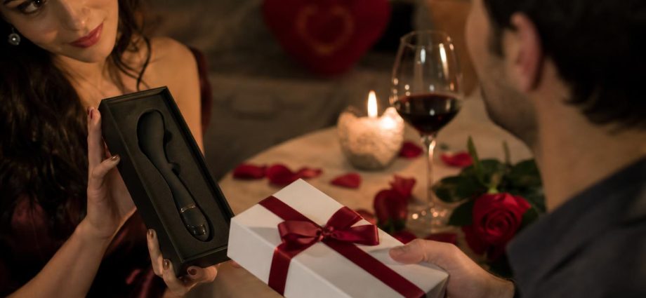 découvrez si offrir un sex-toy pour la saint-valentin est un cadeau audacieux ou un choix encore tabou dans notre article réflexif.